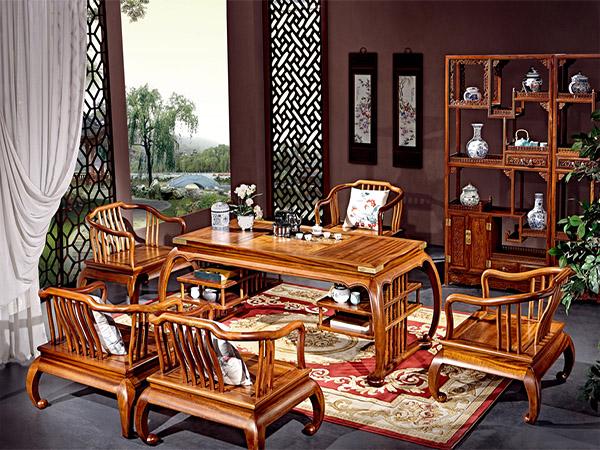 冬季實(shí)木家具該怎么預(yù)防老化？